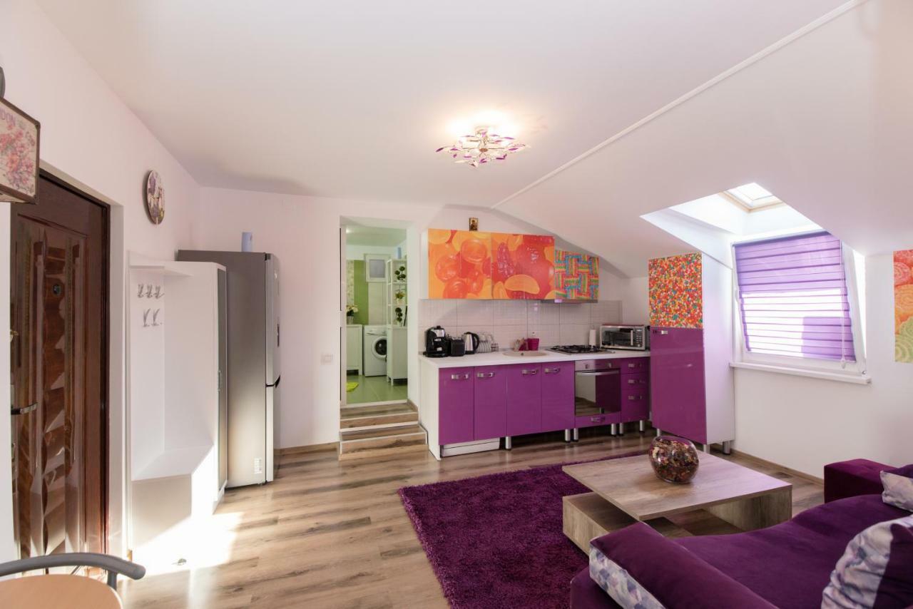 Queen Holiday Apartment Bukares Bagian luar foto
