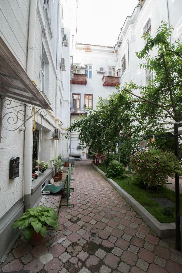 Queen Holiday Apartment Bukares Bagian luar foto