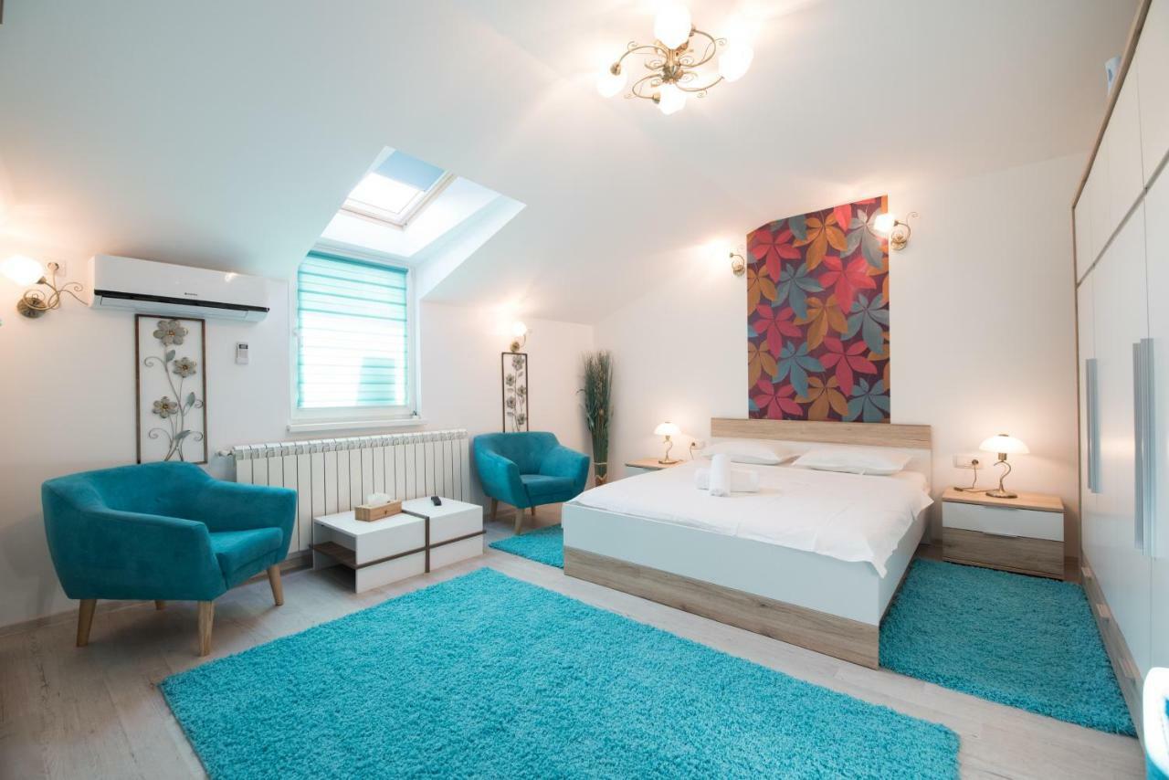 Queen Holiday Apartment Bukares Bagian luar foto