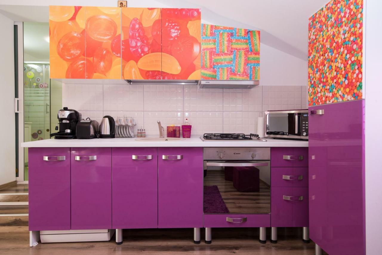 Queen Holiday Apartment Bukares Bagian luar foto