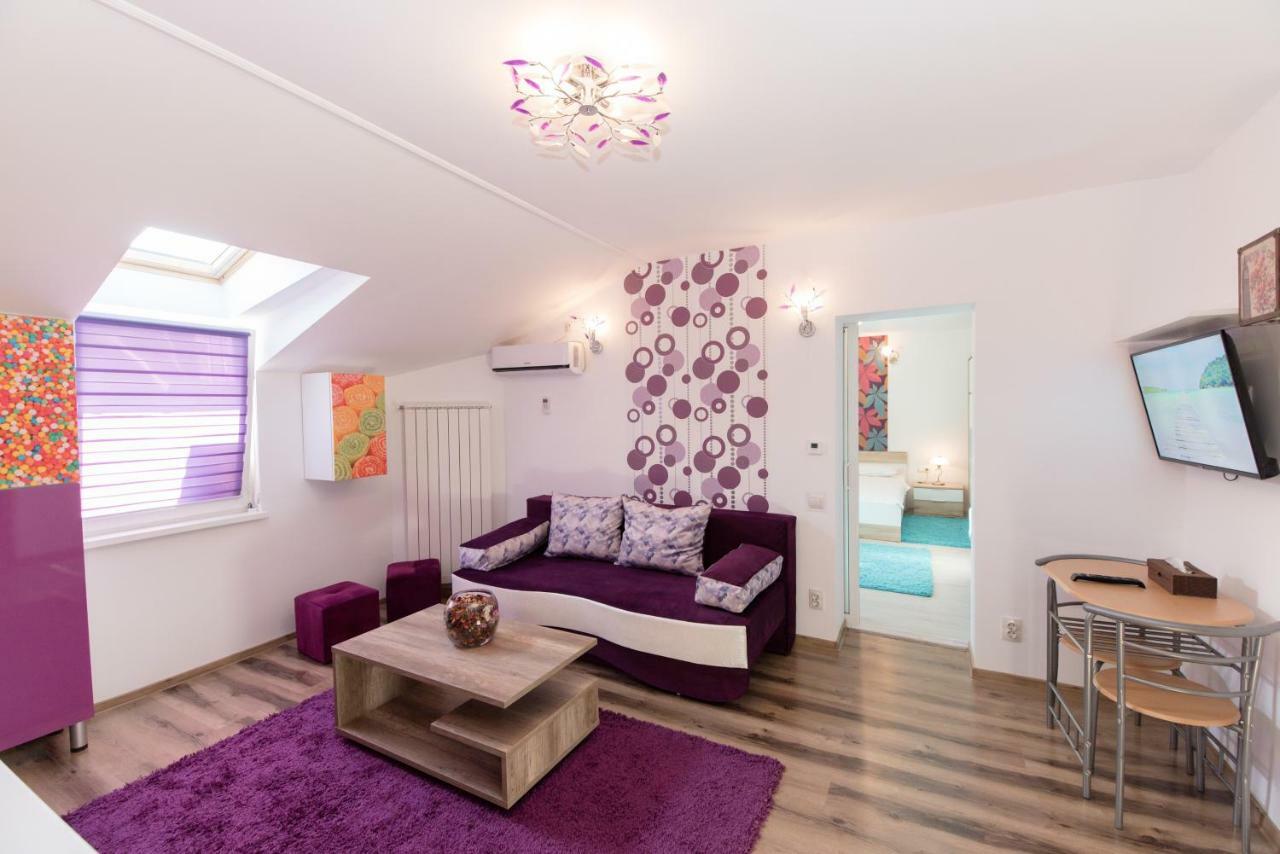 Queen Holiday Apartment Bukares Bagian luar foto