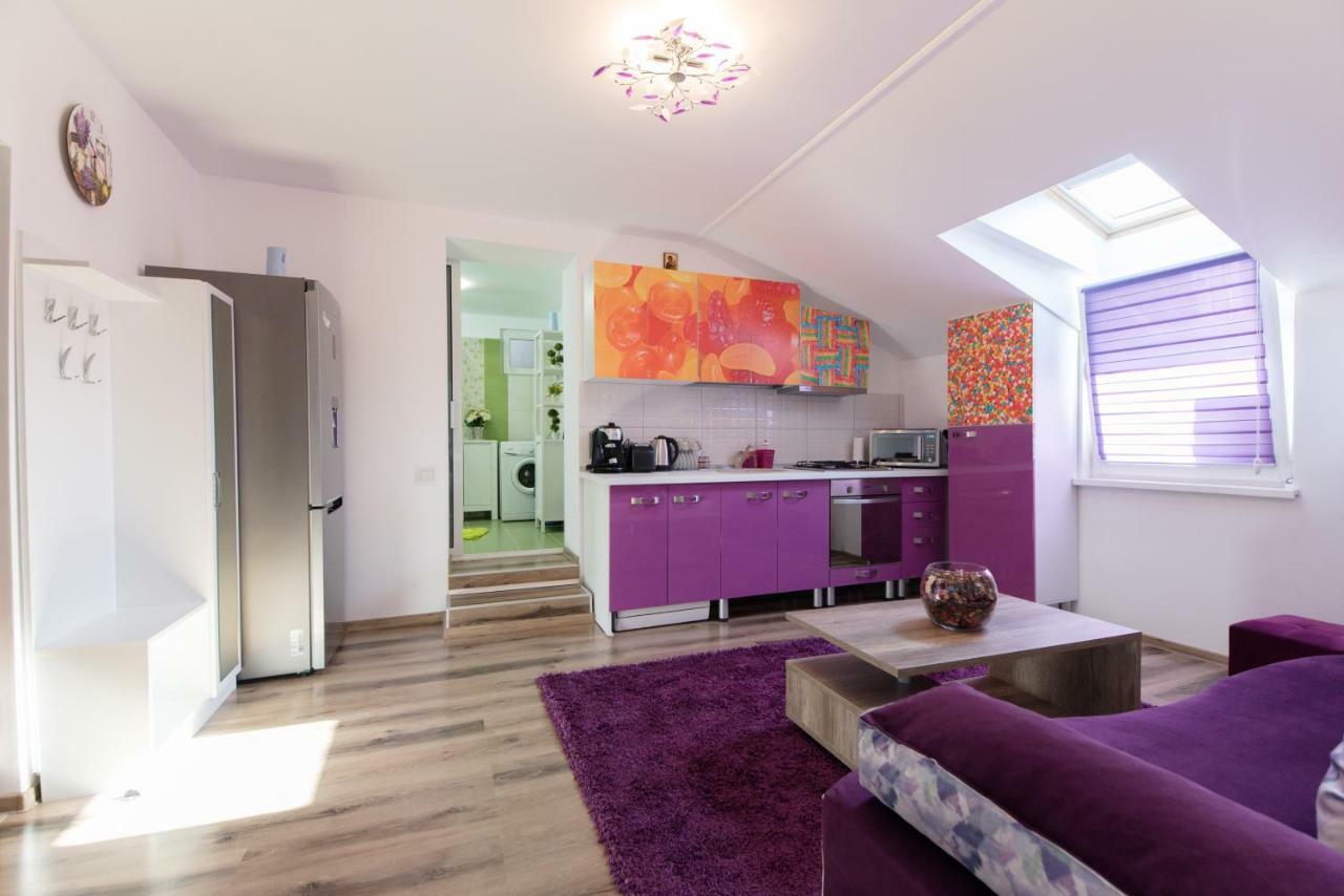 Queen Holiday Apartment Bukares Bagian luar foto